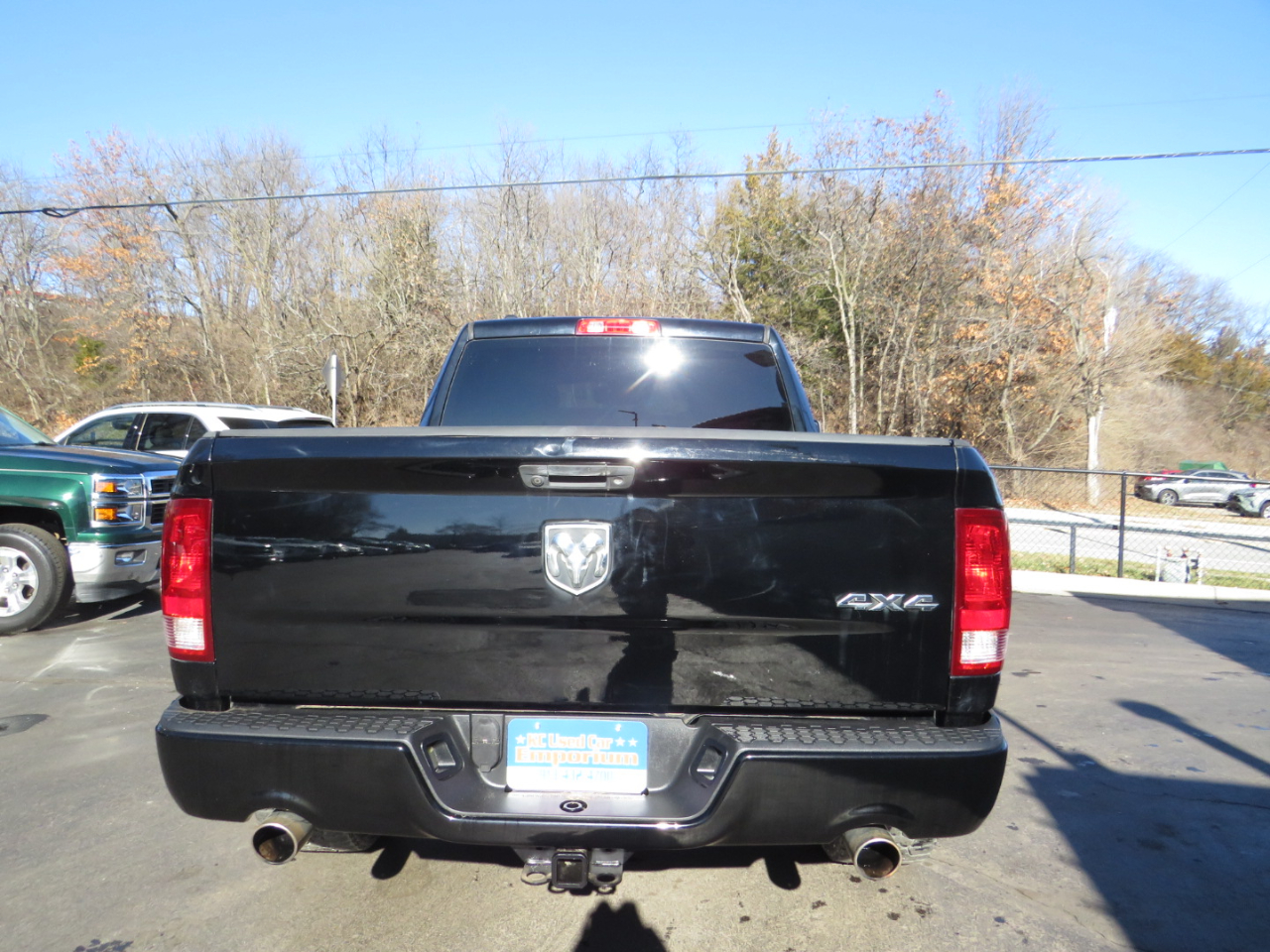 RAM 1500 4WD Quad Cab 140.5" Express 2013