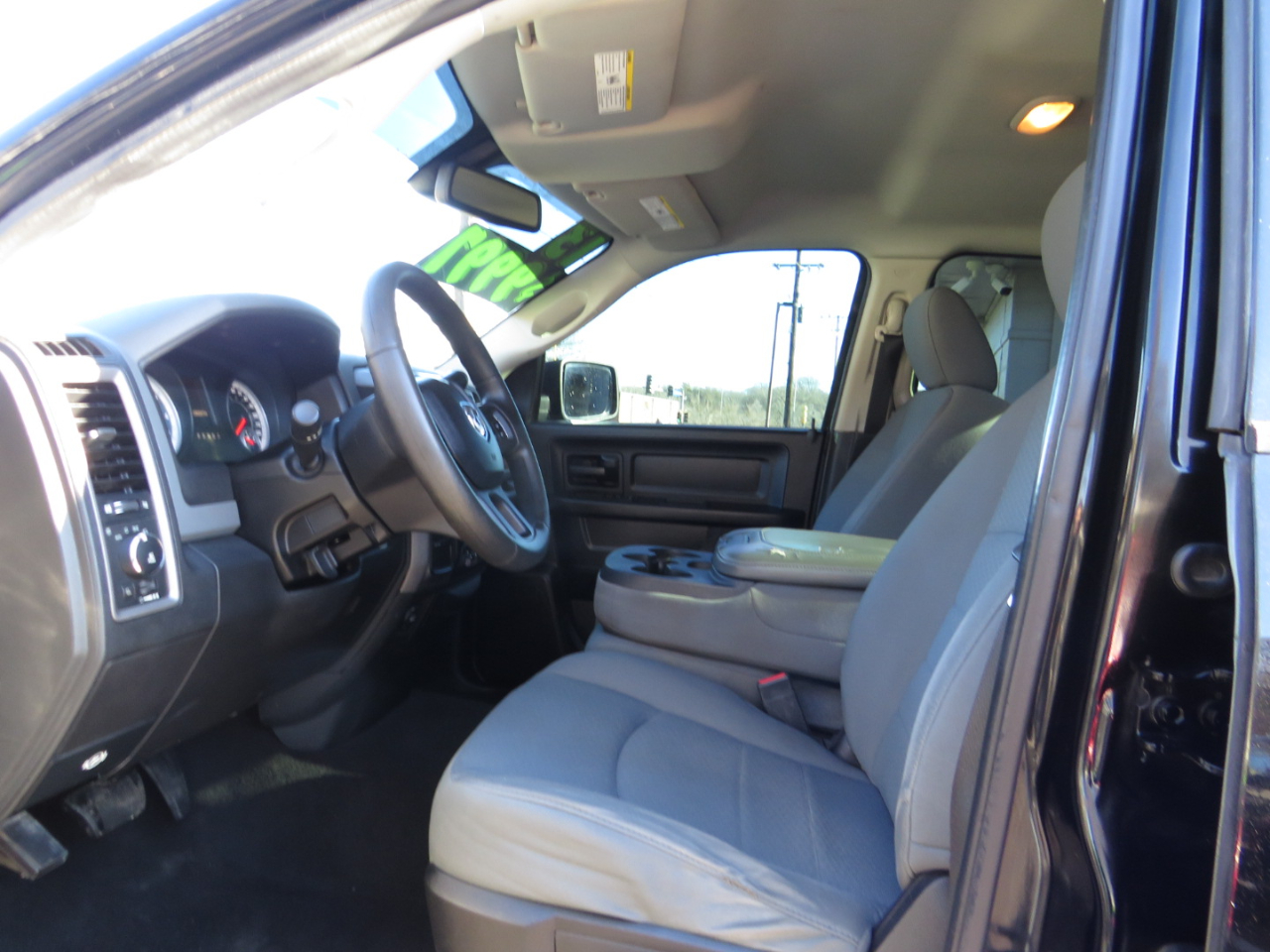 RAM 1500 4WD Quad Cab 140.5" Express 2013