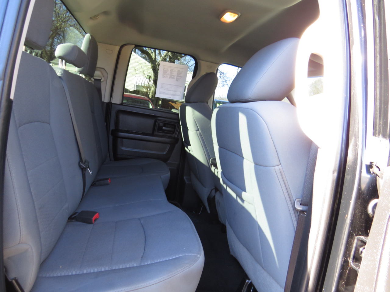 RAM 1500 4WD Quad Cab 140.5" Express 2013