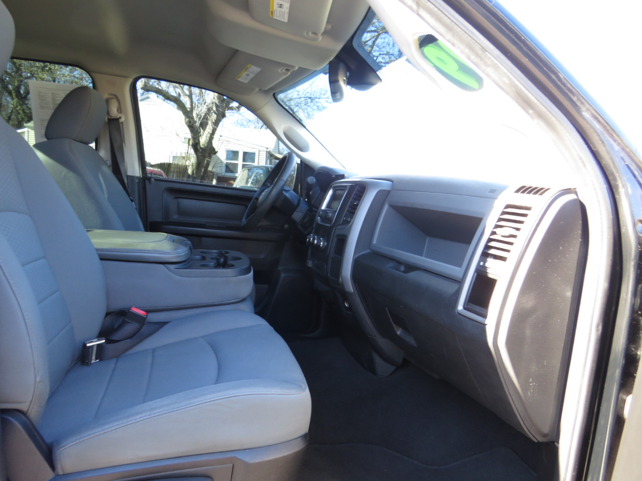 RAM 1500 4WD Quad Cab 140.5" Express 2013