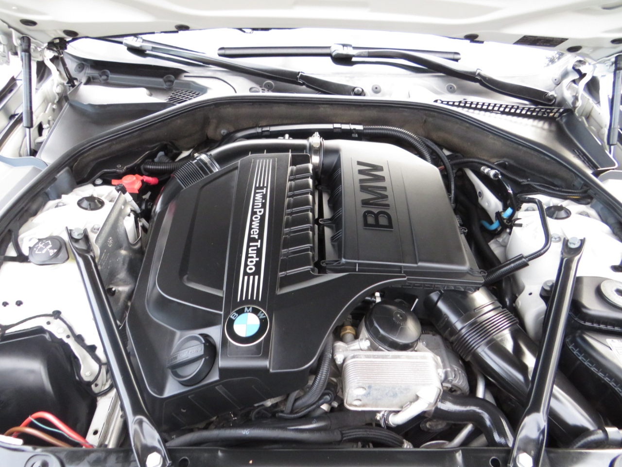 BMW 5 Series 4dr Sdn 535i xDrive AWD 2015