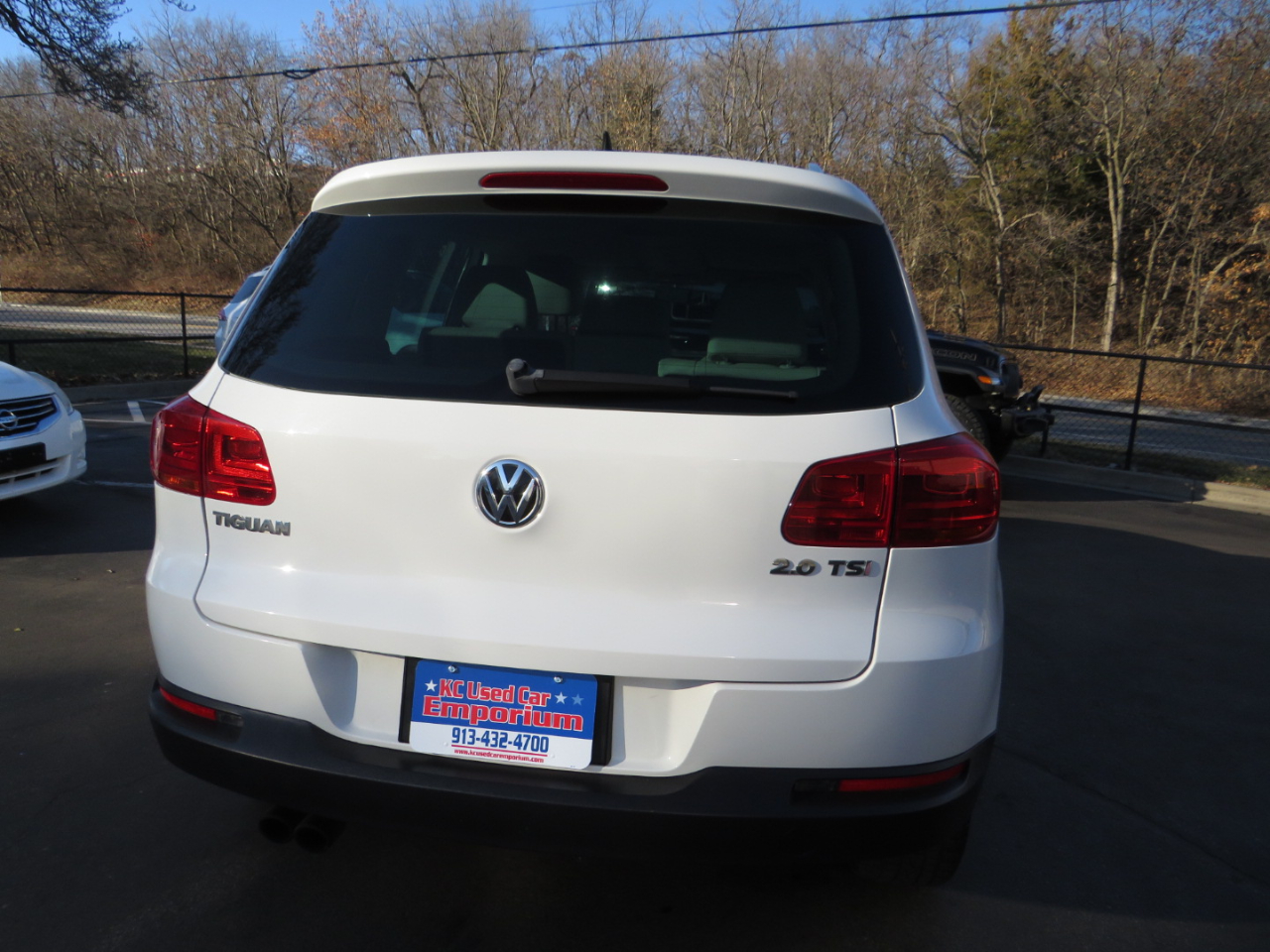 Volkswagen Tiguan 2WD 4dr Auto SE w/Sunroof & Nav 2012