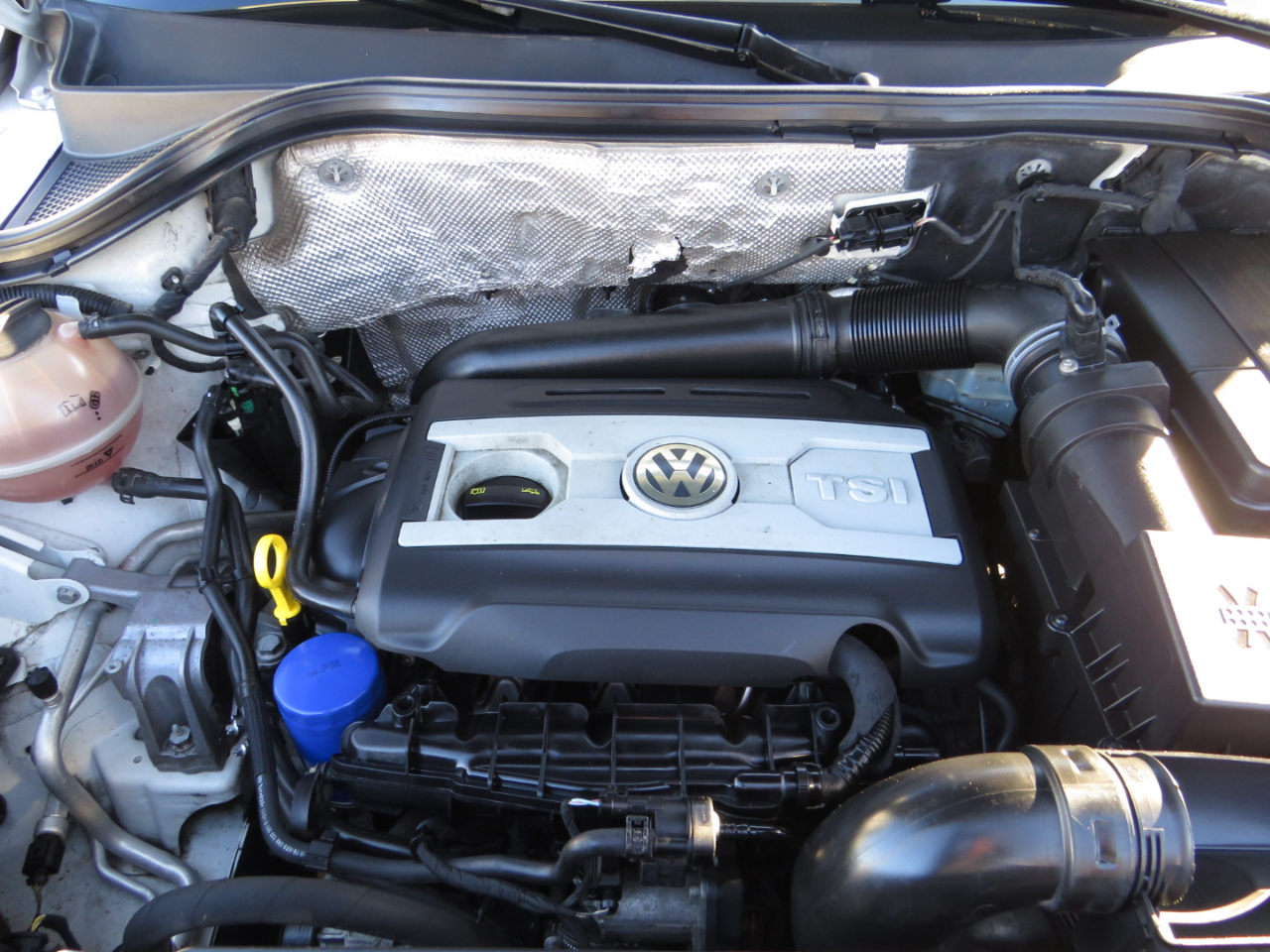 Volkswagen Tiguan 2WD 4dr Auto SE w/Sunroof & Nav 2012