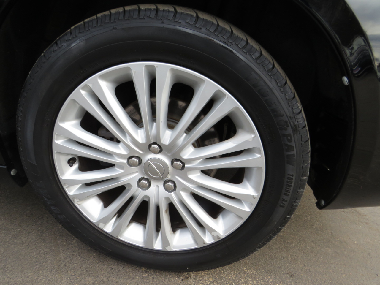 Chrysler 300 4dr Sdn AWD 2014