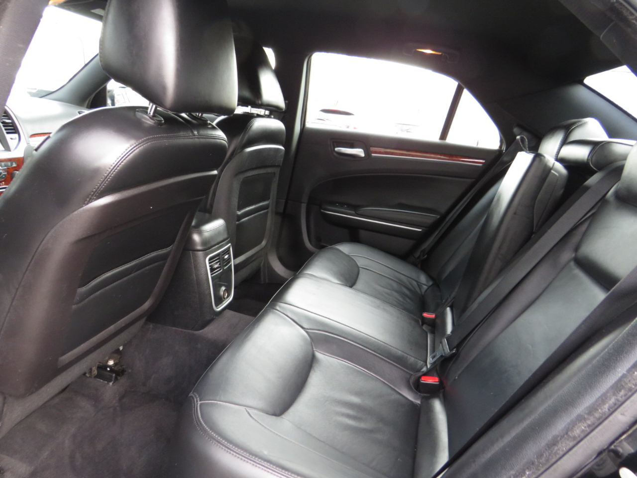 Chrysler 300 4dr Sdn AWD 2014