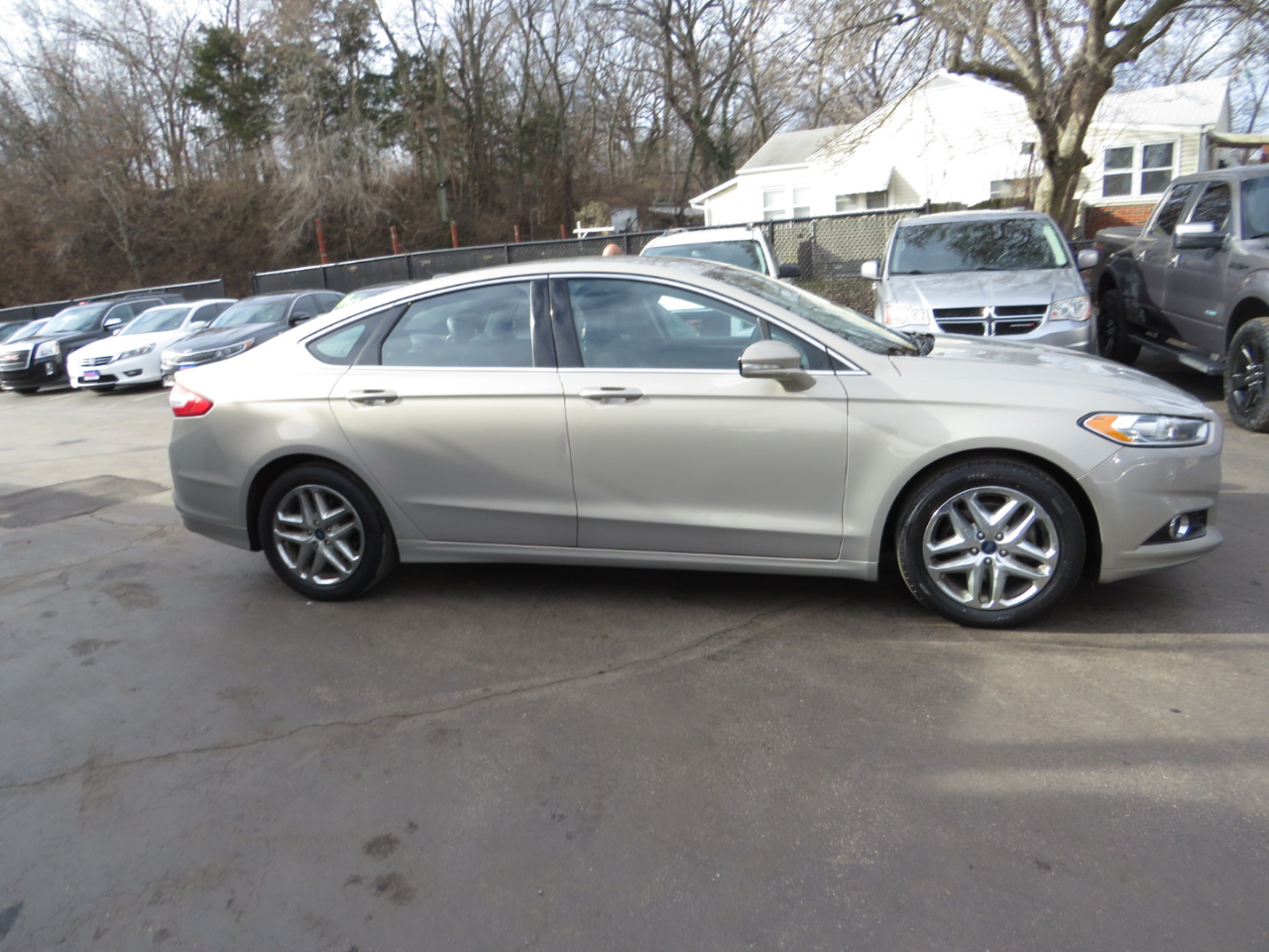 Ford Fusion 4dr Sdn SE FWD 2015