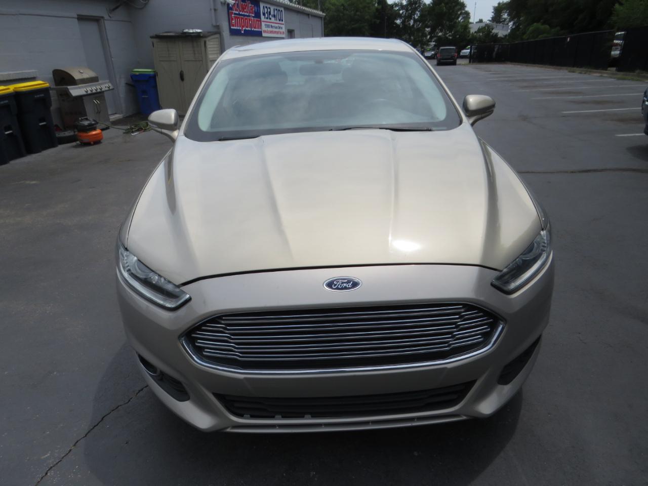 Ford Fusion 4dr Sdn SE FWD 2015