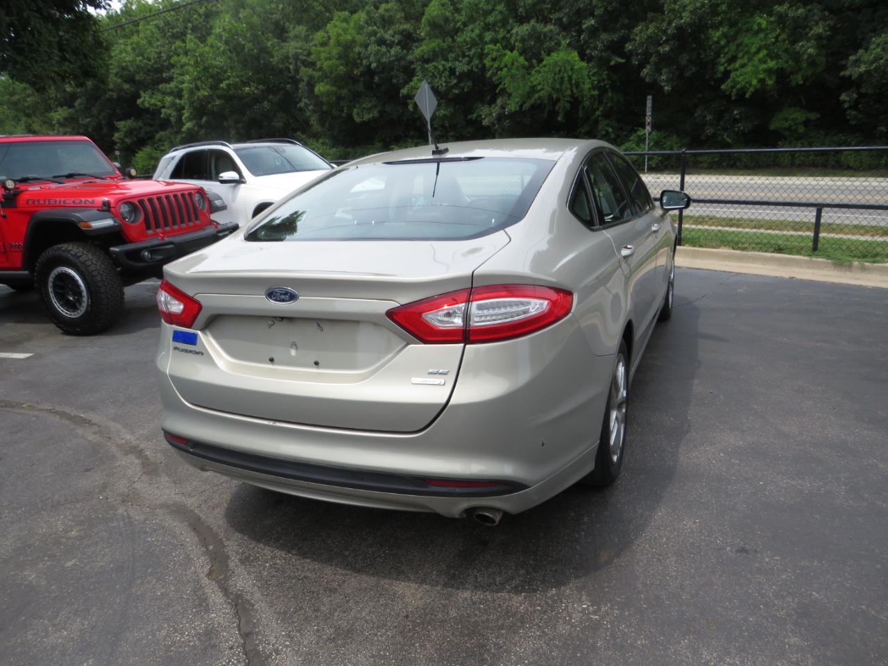 Ford Fusion 4dr Sdn SE FWD 2015