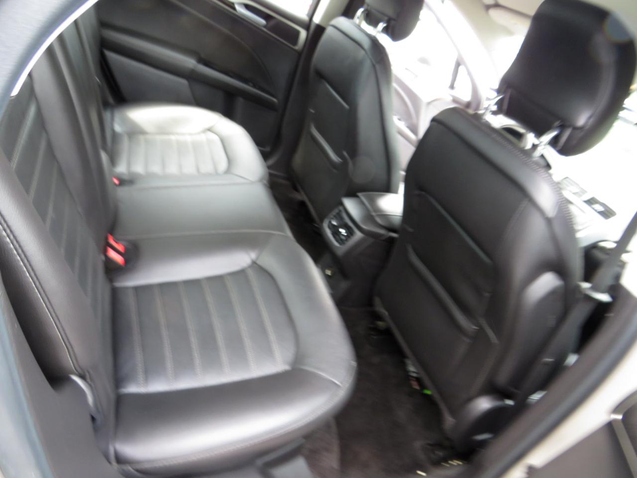 Ford Fusion 4dr Sdn SE FWD 2015