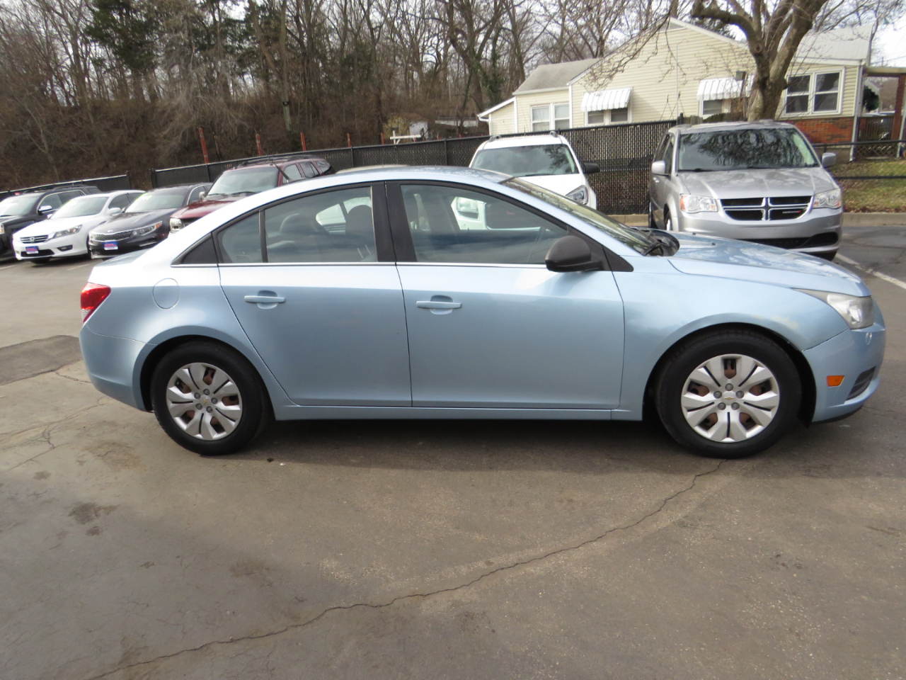 Chevrolet Cruze 4dr Sdn LS 2012