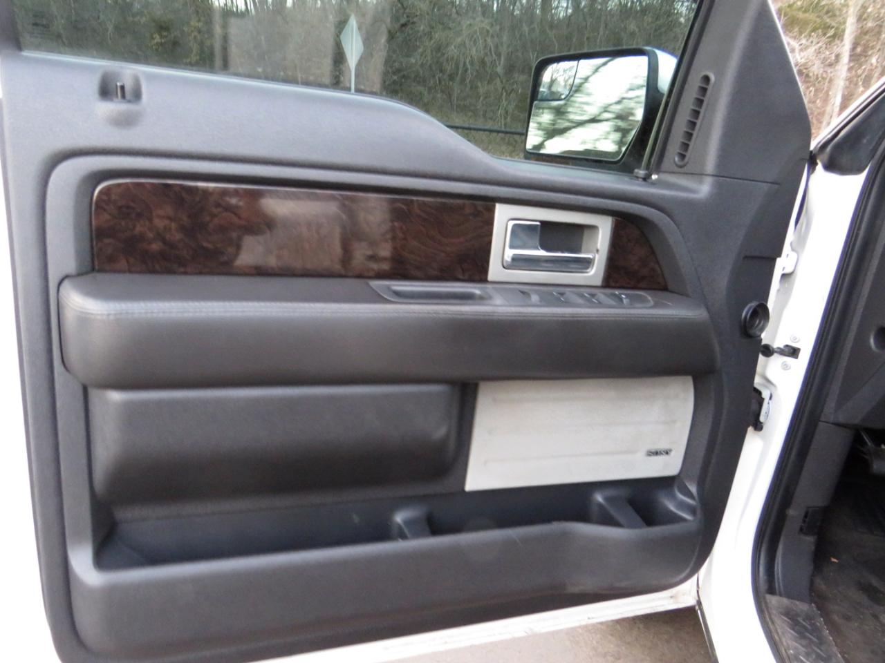 Ford F-150 4WD SuperCrew 145" Platinum 2013