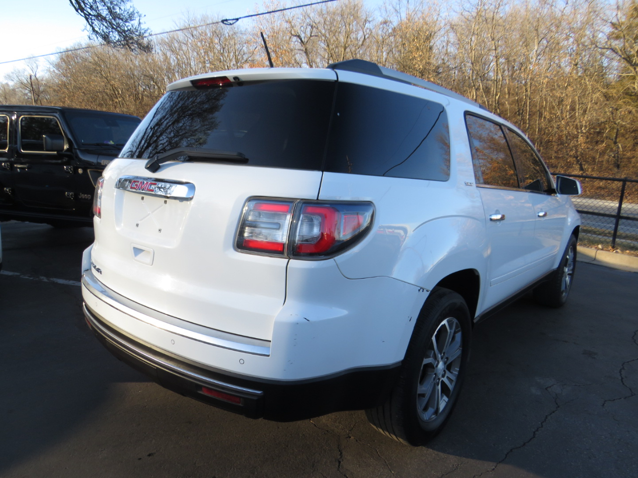 GMC Acadia FWD 4dr SLT w/SLT-1 2016