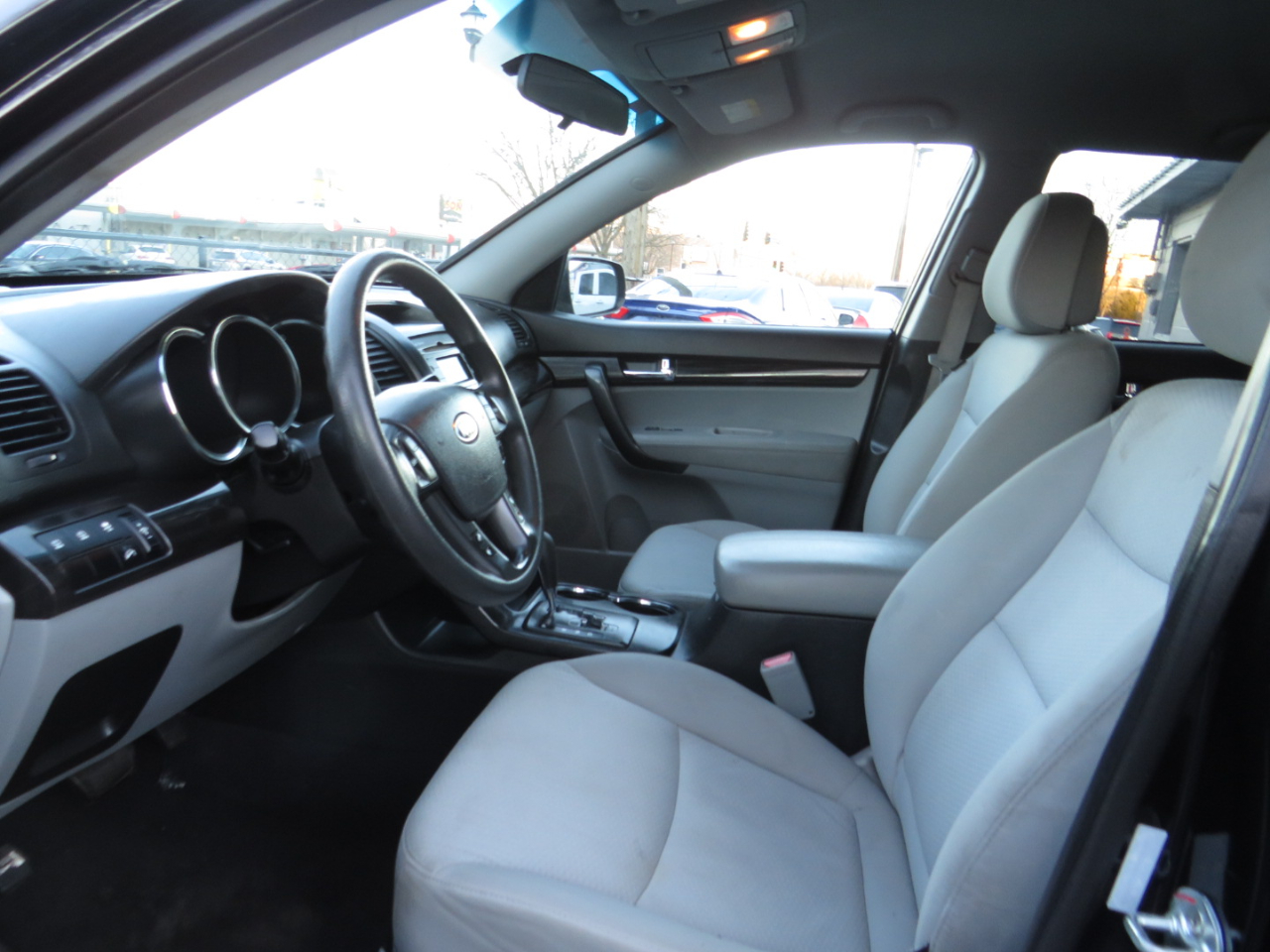 Kia Sorento 2WD 4dr V6 LX 2012