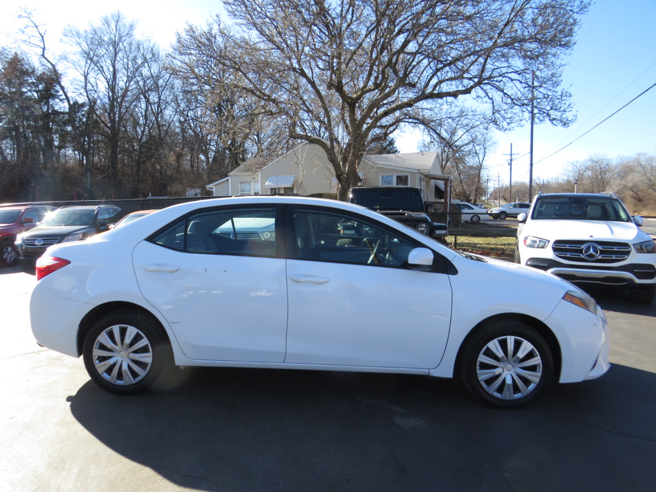 Toyota Corolla 4dr Sdn CVT LE Premium (Natl) 2015