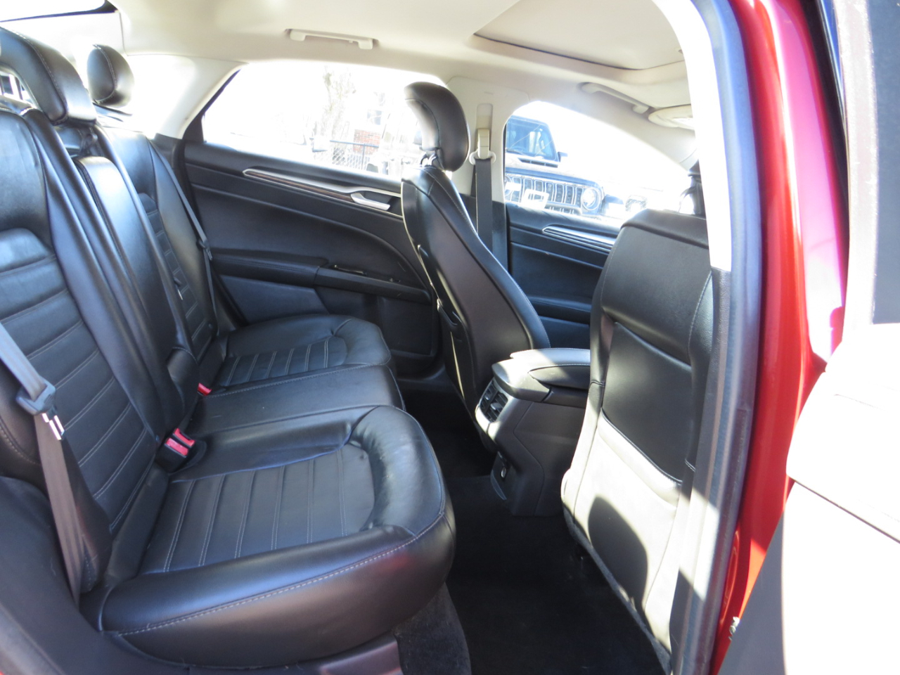 Ford Fusion 4dr Sdn SE FWD 2014