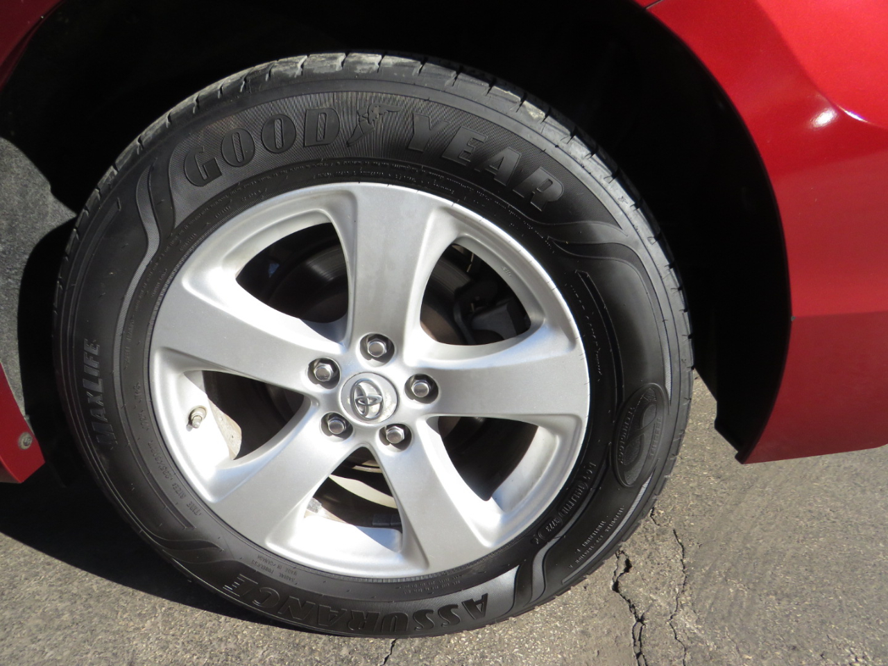 Toyota Sienna 5dr 7-Pass Van V6 LE FWD (Natl) 2011