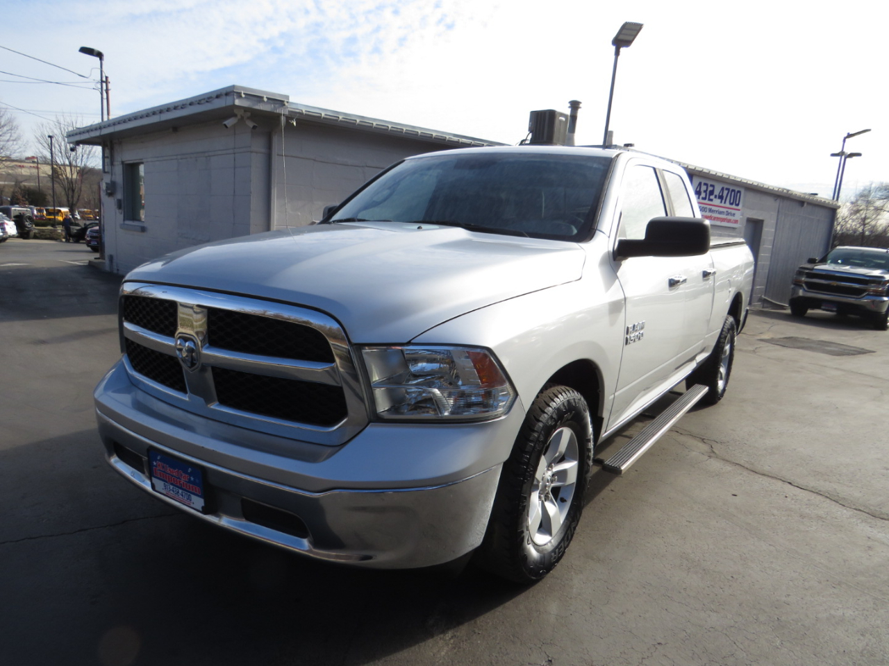 RAM 1500 2WD Quad Cab 140.5" SLT 2016