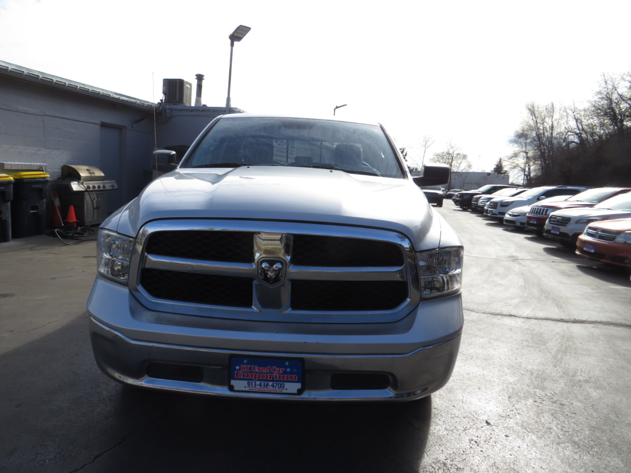 RAM 1500 2WD Quad Cab 140.5" SLT 2016