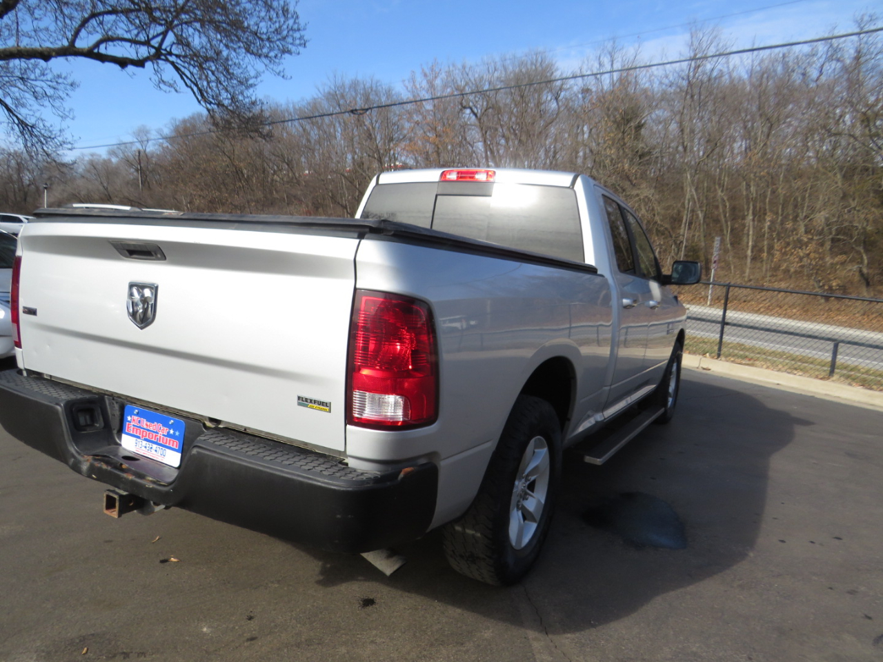 RAM 1500 2WD Quad Cab 140.5" SLT 2016