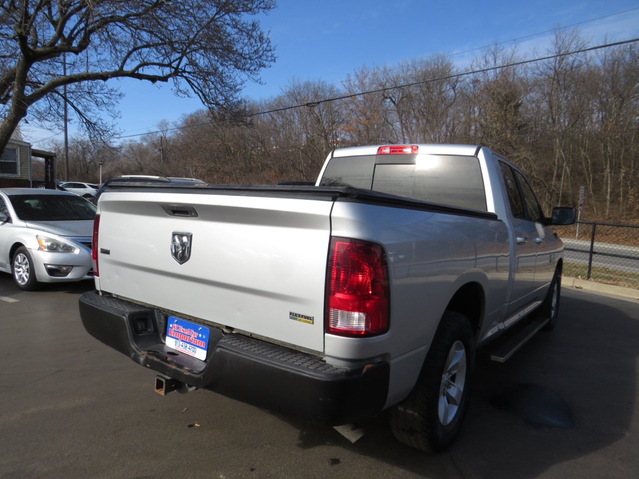 RAM 1500 2WD Quad Cab 140.5" SLT 2016