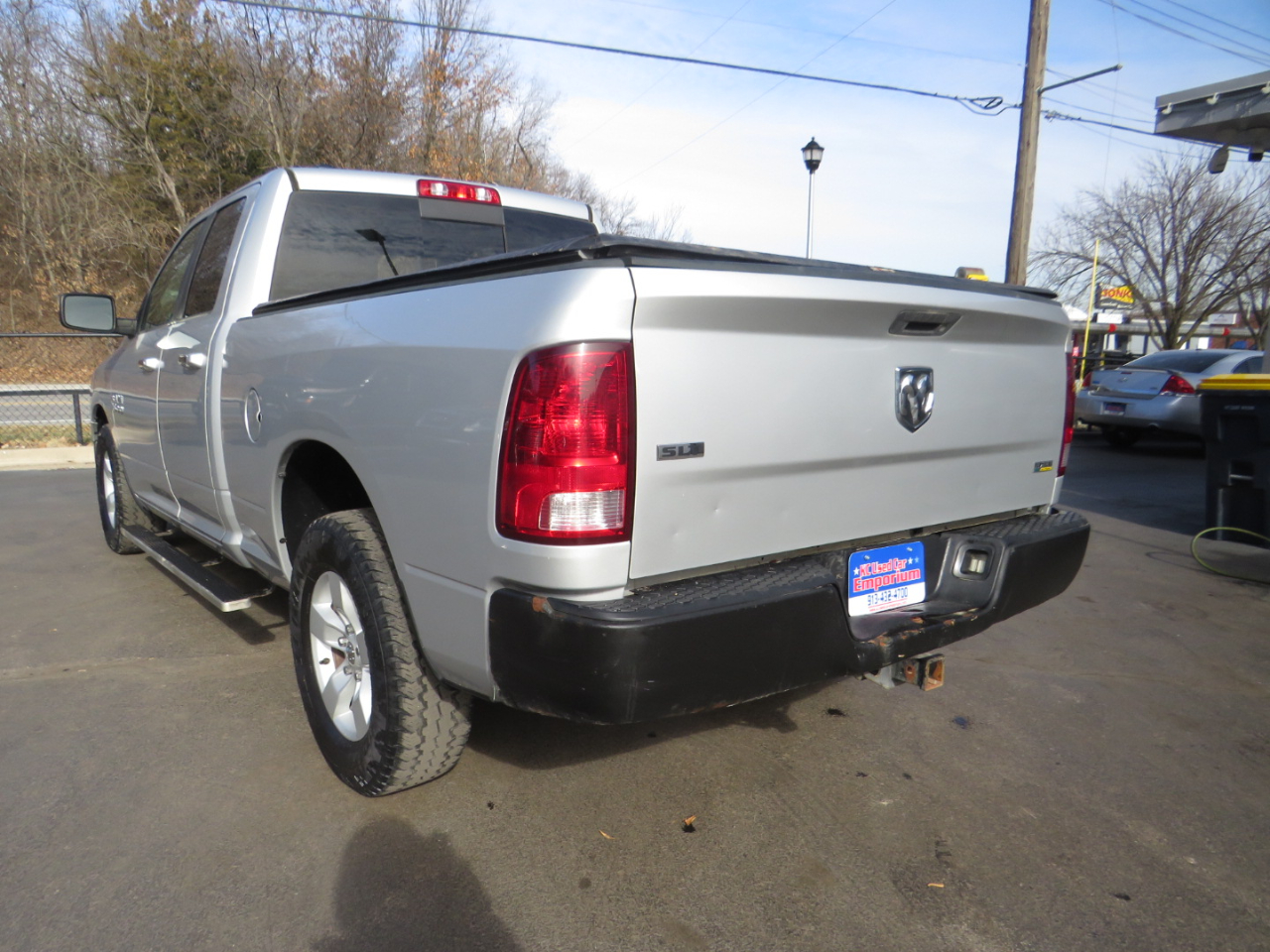 RAM 1500 2WD Quad Cab 140.5" SLT 2016