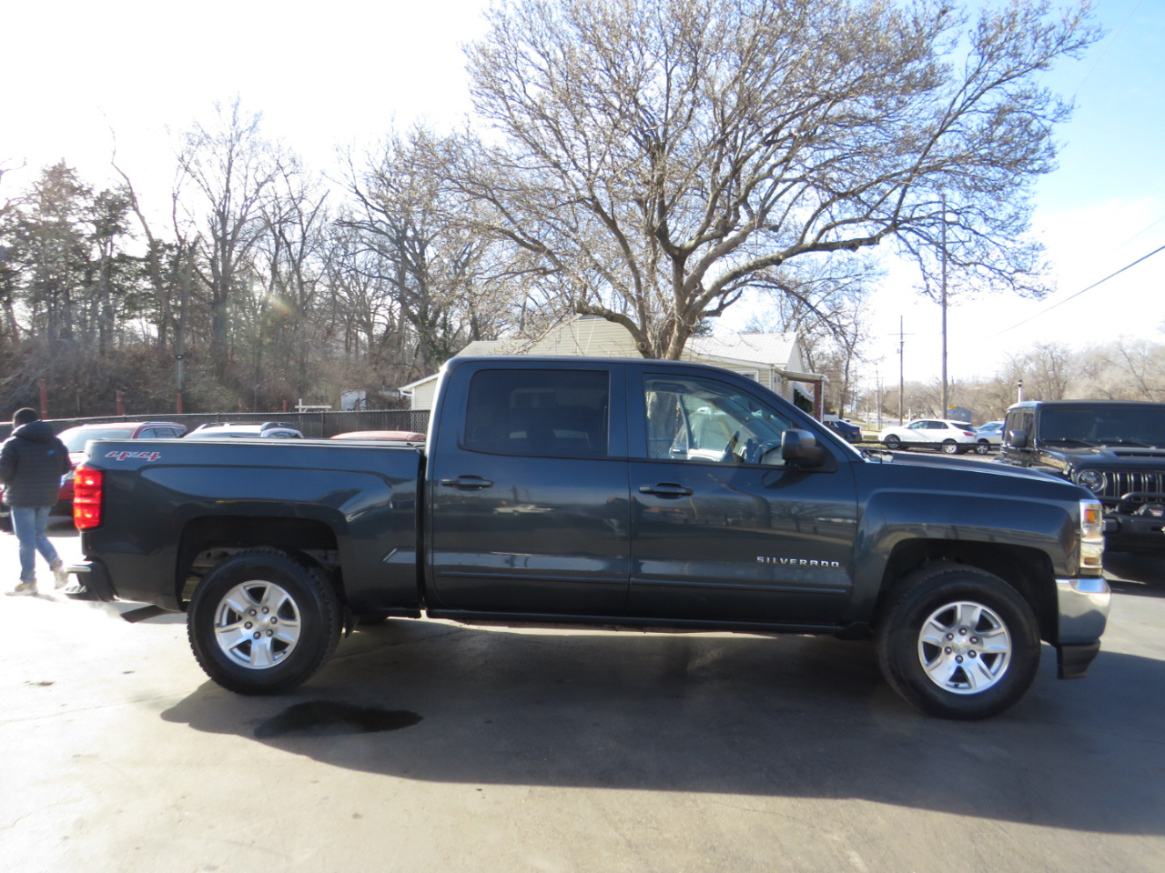 Chevrolet Silverado 1500 4WD Crew Cab 143.5" LT w/1LT 2017