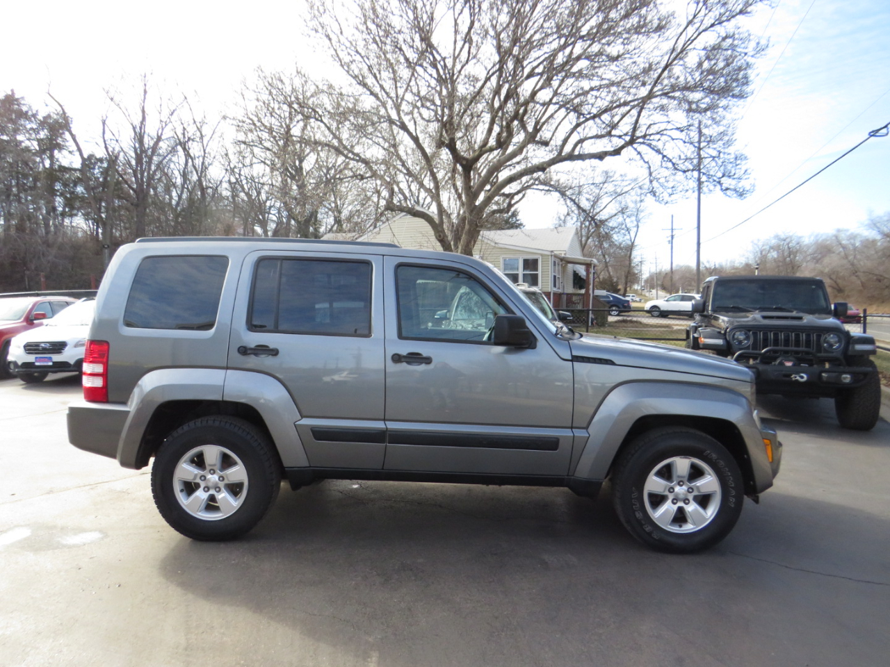 Jeep Liberty 4WD 4dr Sport 2012