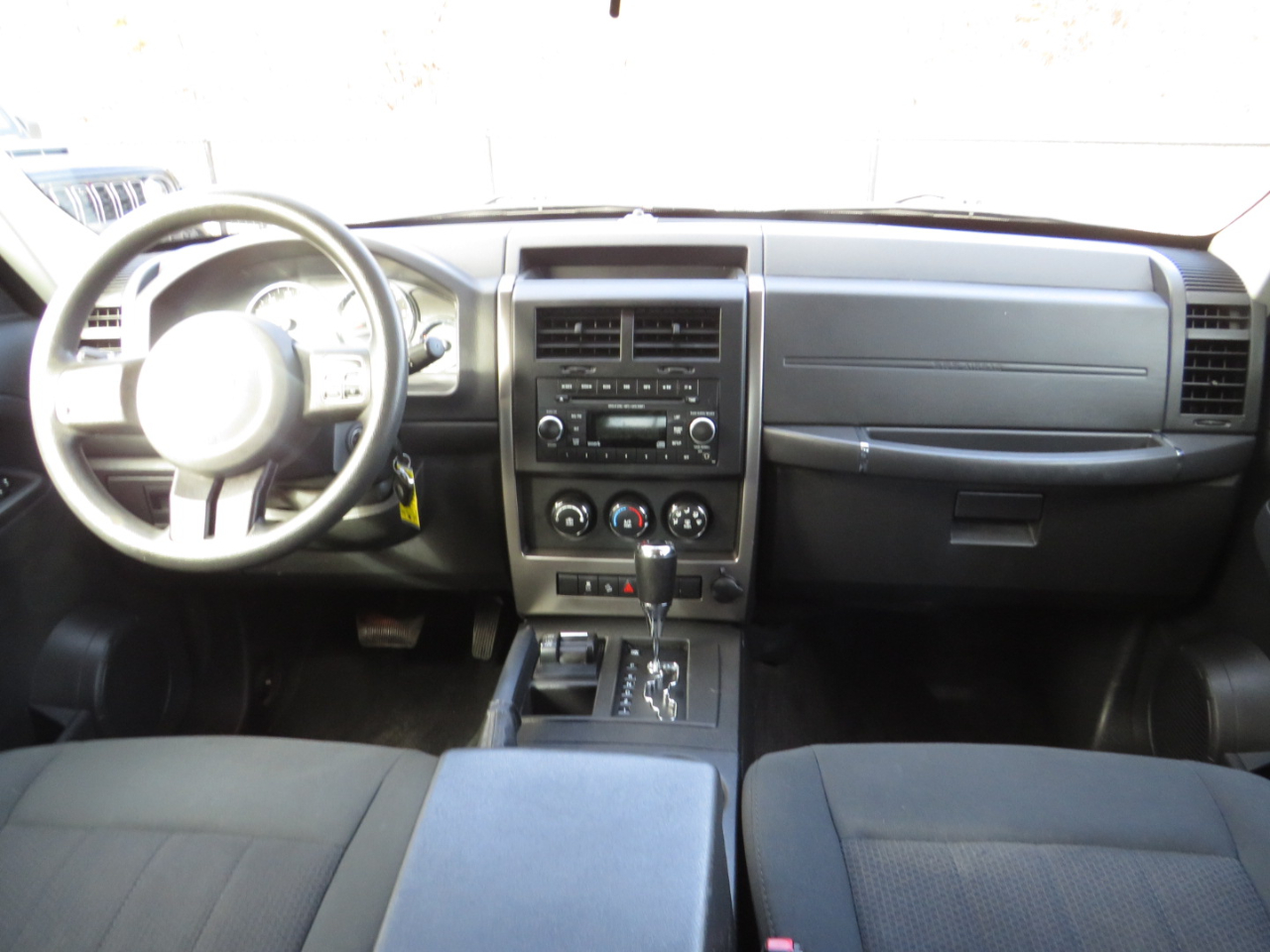 Jeep Liberty 4WD 4dr Sport 2012