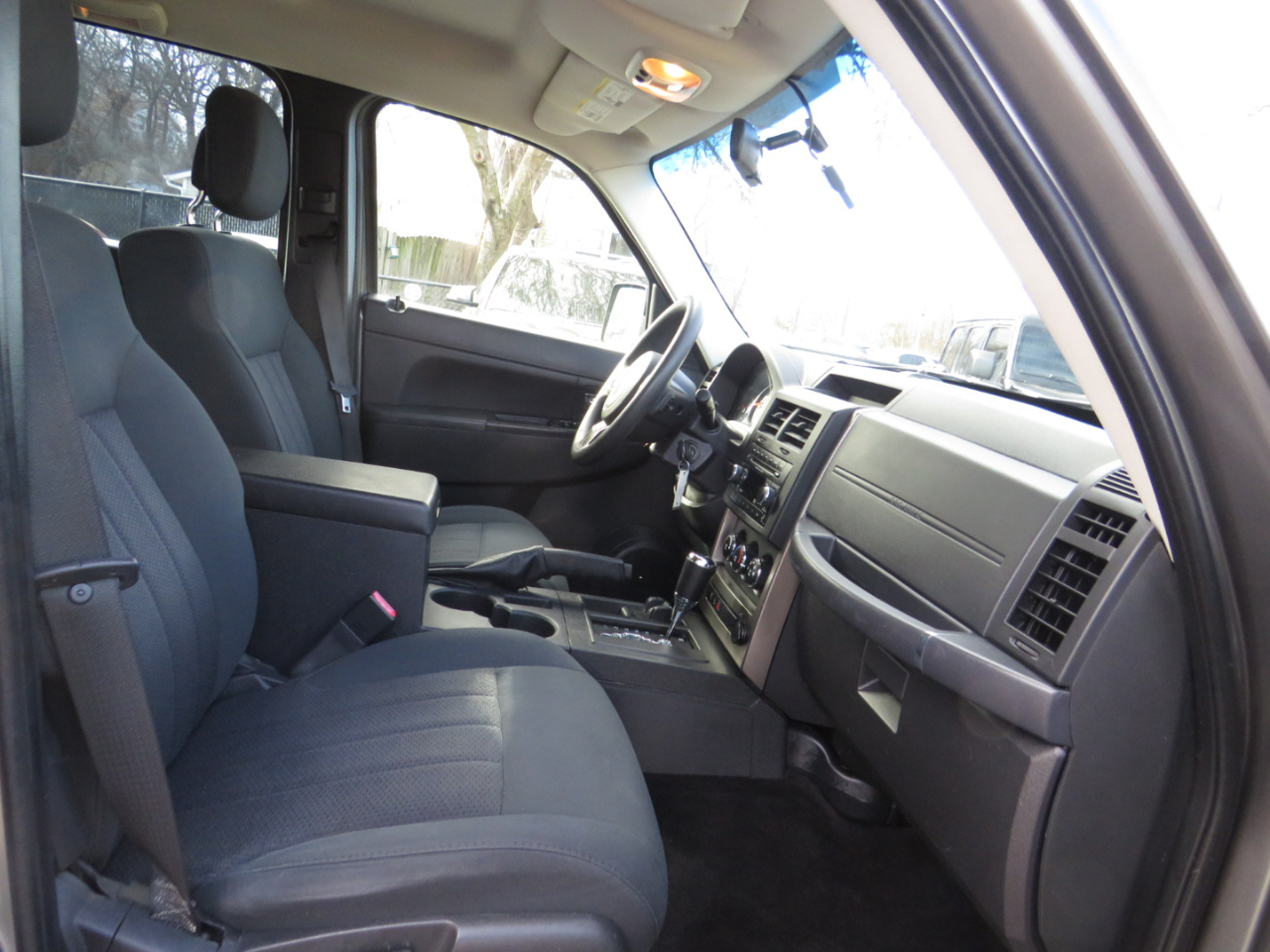 Jeep Liberty 4WD 4dr Sport 2012