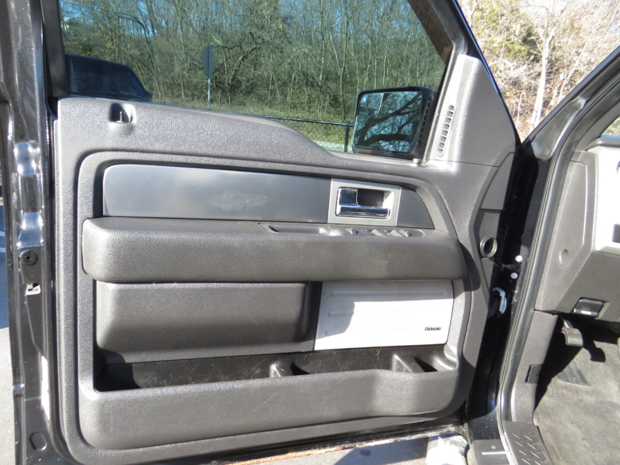 Ford F-150 4WD SuperCrew 145" Platinum 2013