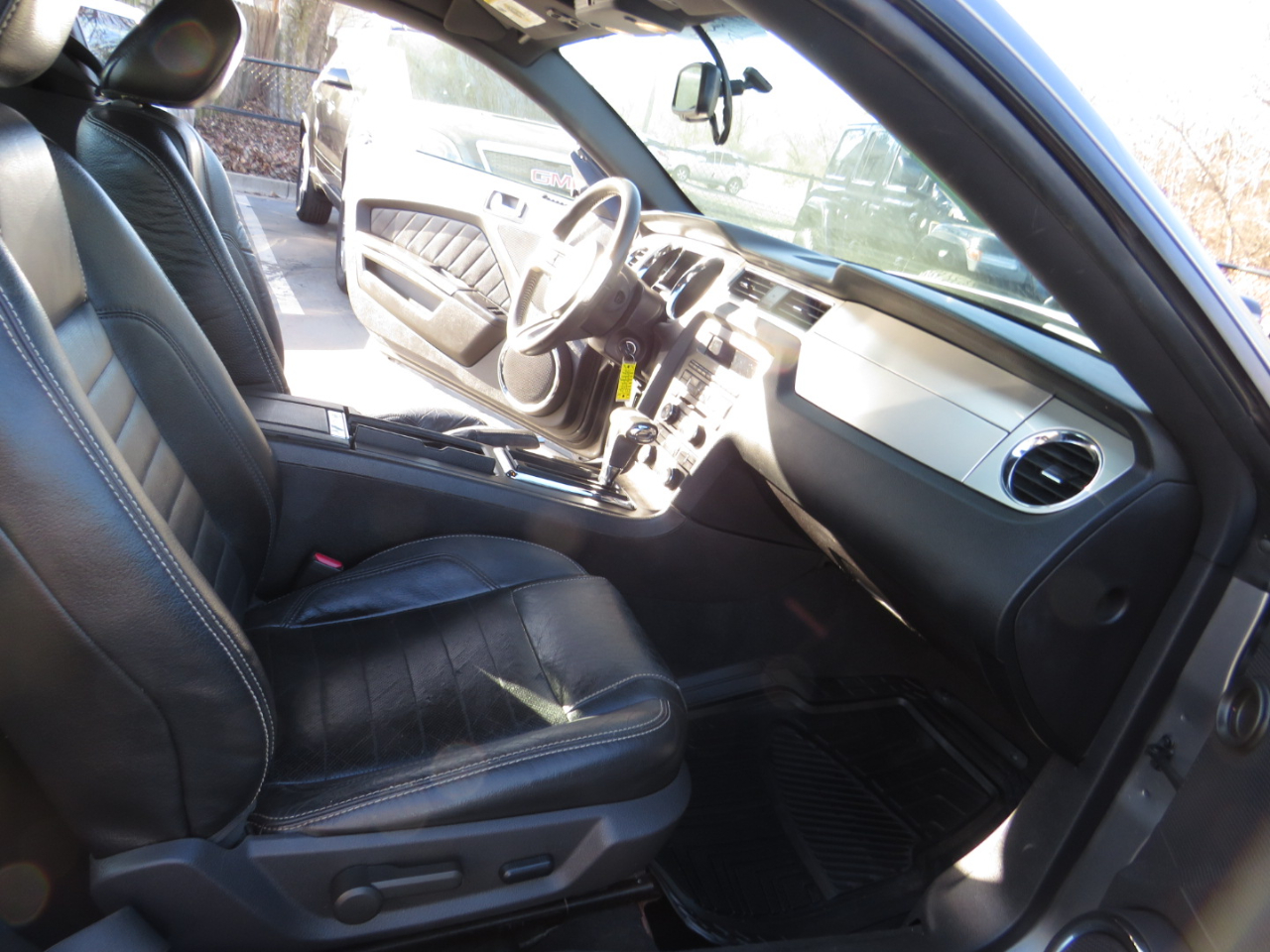 Ford Mustang 2dr Cpe V6 2010