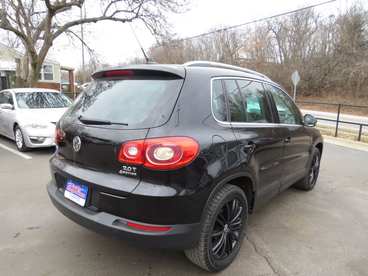 Volkswagen Tiguan 4WD 4dr S 4Motion 2011