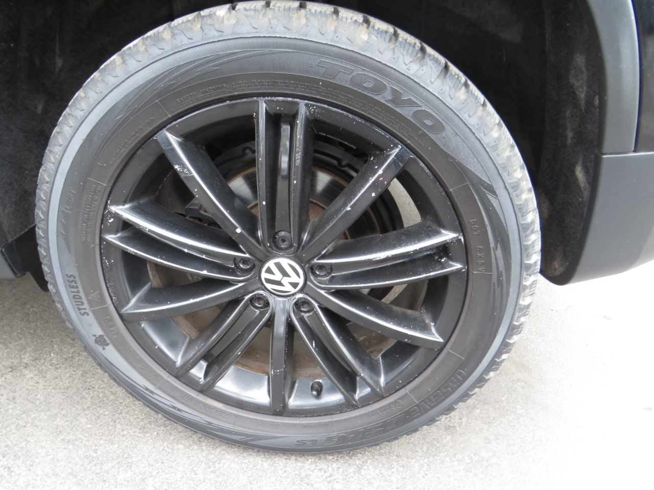 Volkswagen Tiguan 4WD 4dr S 4Motion 2011