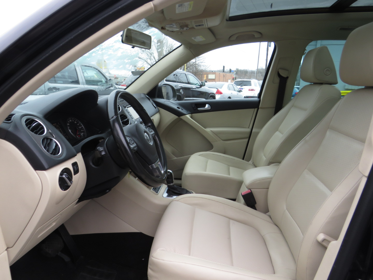 Volkswagen Tiguan 4WD 4dr S 4Motion 2011