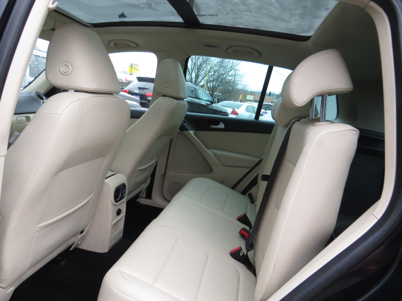 Volkswagen Tiguan 4WD 4dr S 4Motion 2011