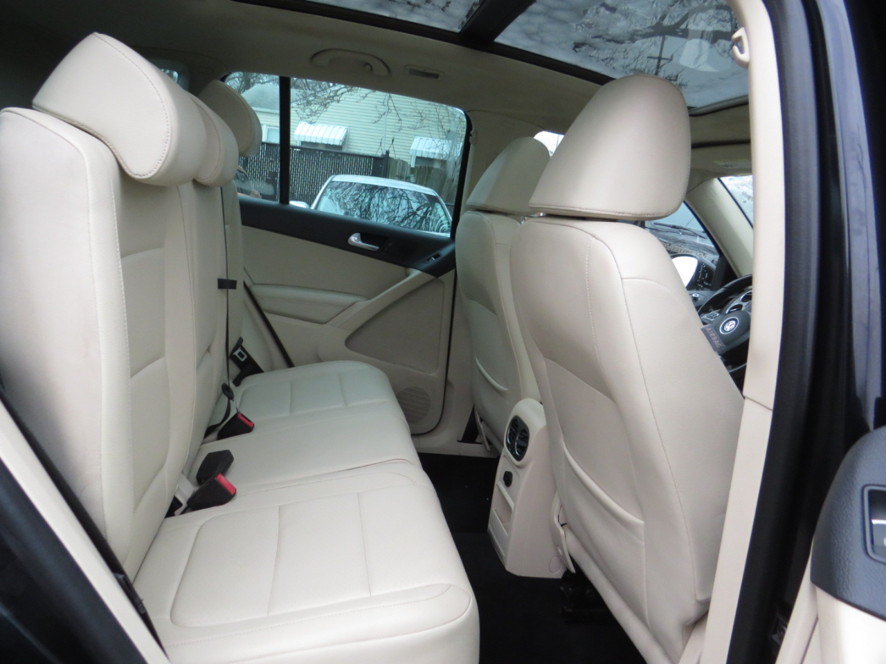 Volkswagen Tiguan 4WD 4dr S 4Motion 2011