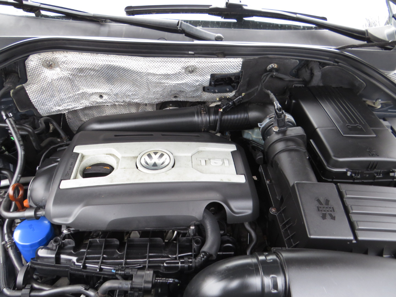 Volkswagen Tiguan 4WD 4dr S 4Motion 2011