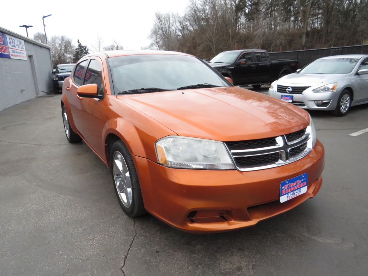 Dodge Avenger 4dr Sdn Lux 2011