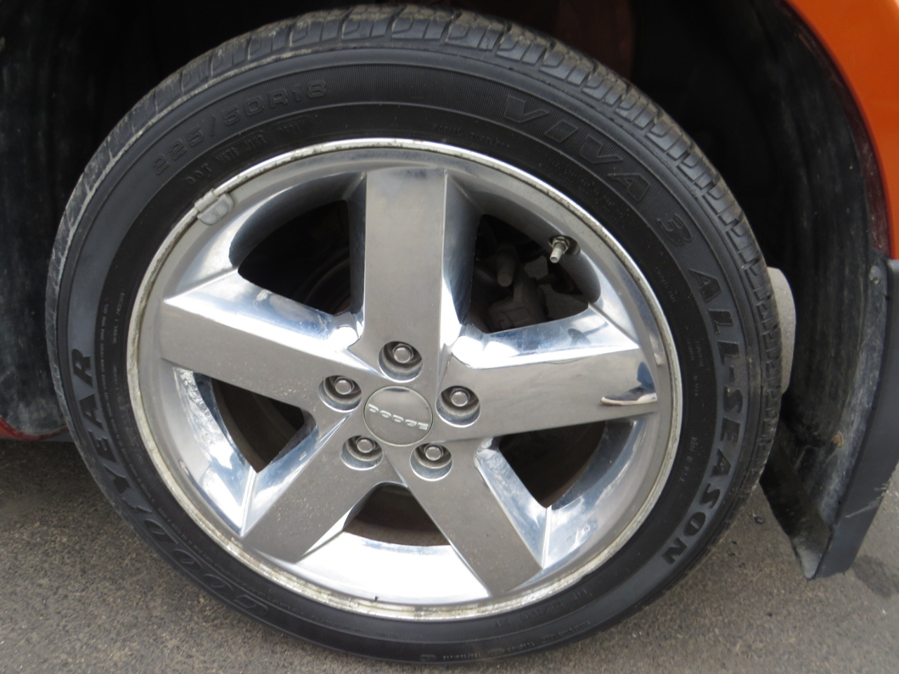 Dodge Avenger 4dr Sdn Lux 2011