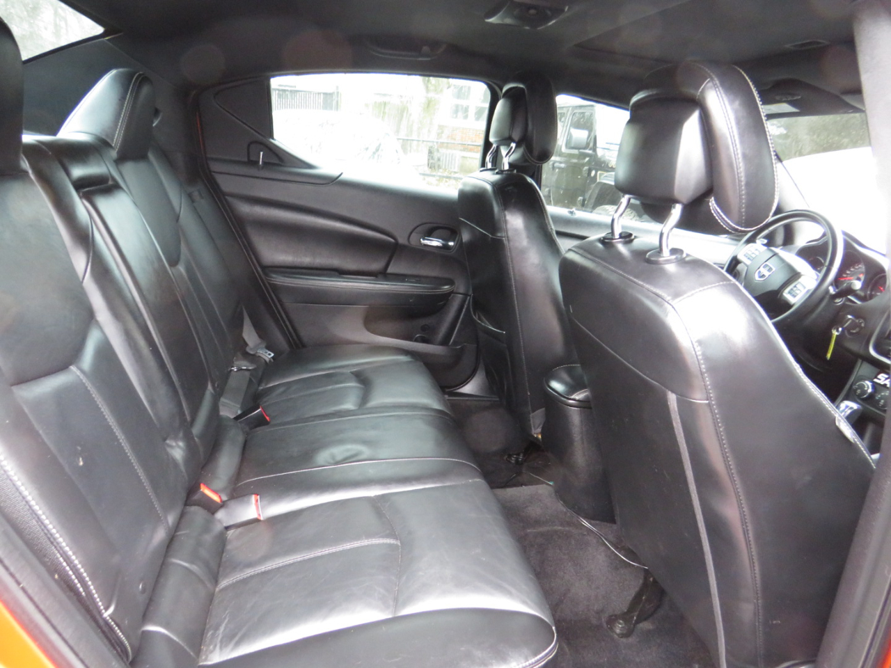 Dodge Avenger 4dr Sdn Lux 2011