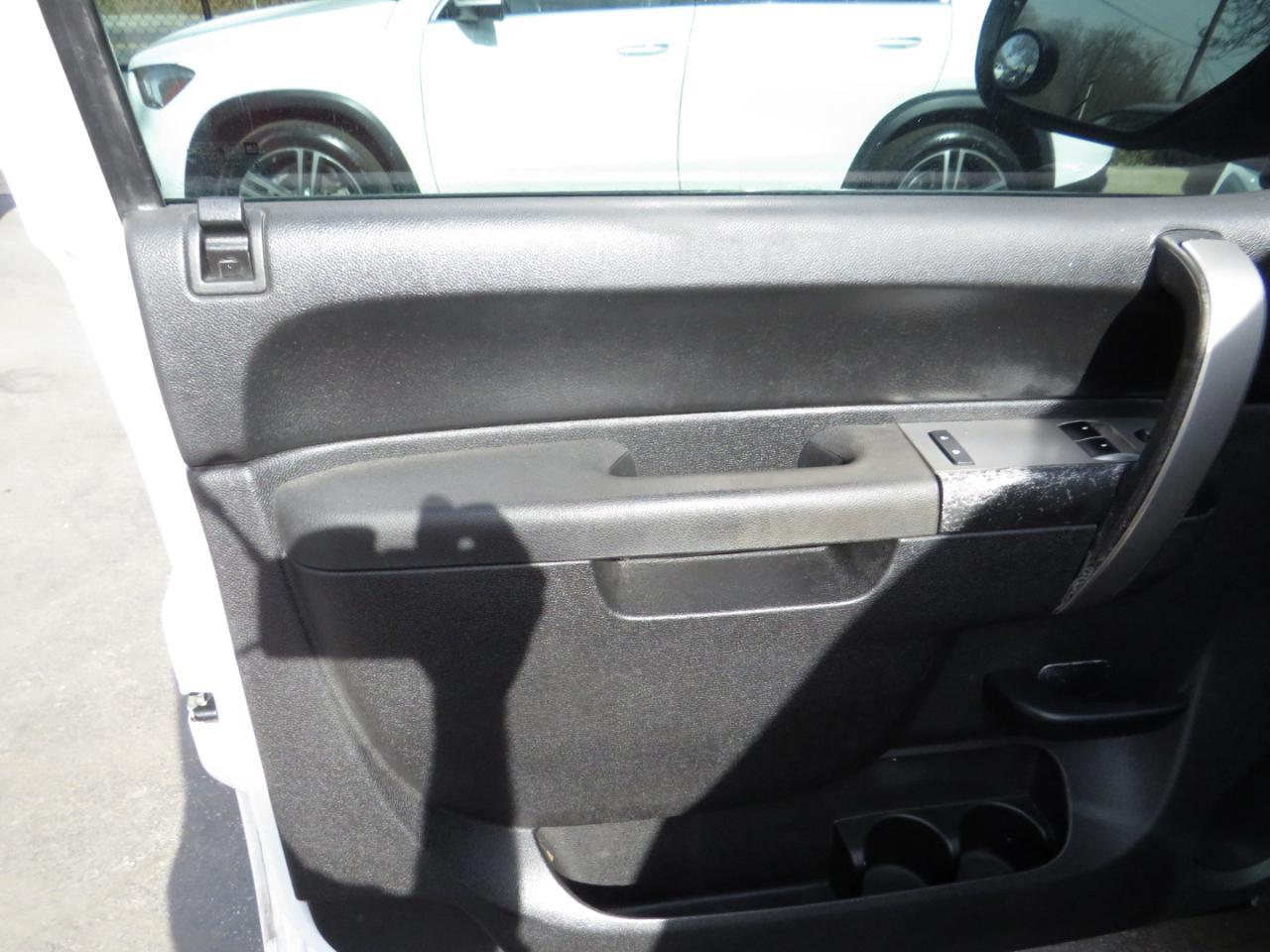 Chevrolet Silverado 1500 4WD Reg Cab 133.0" Work Truck 2012