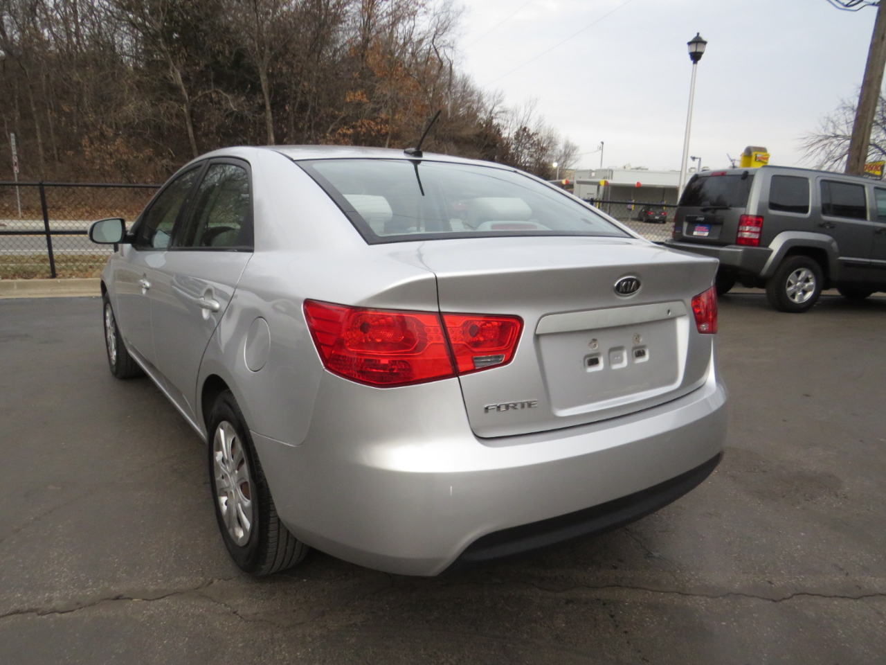 Kia Forte 4dr Sdn Man LX 2011