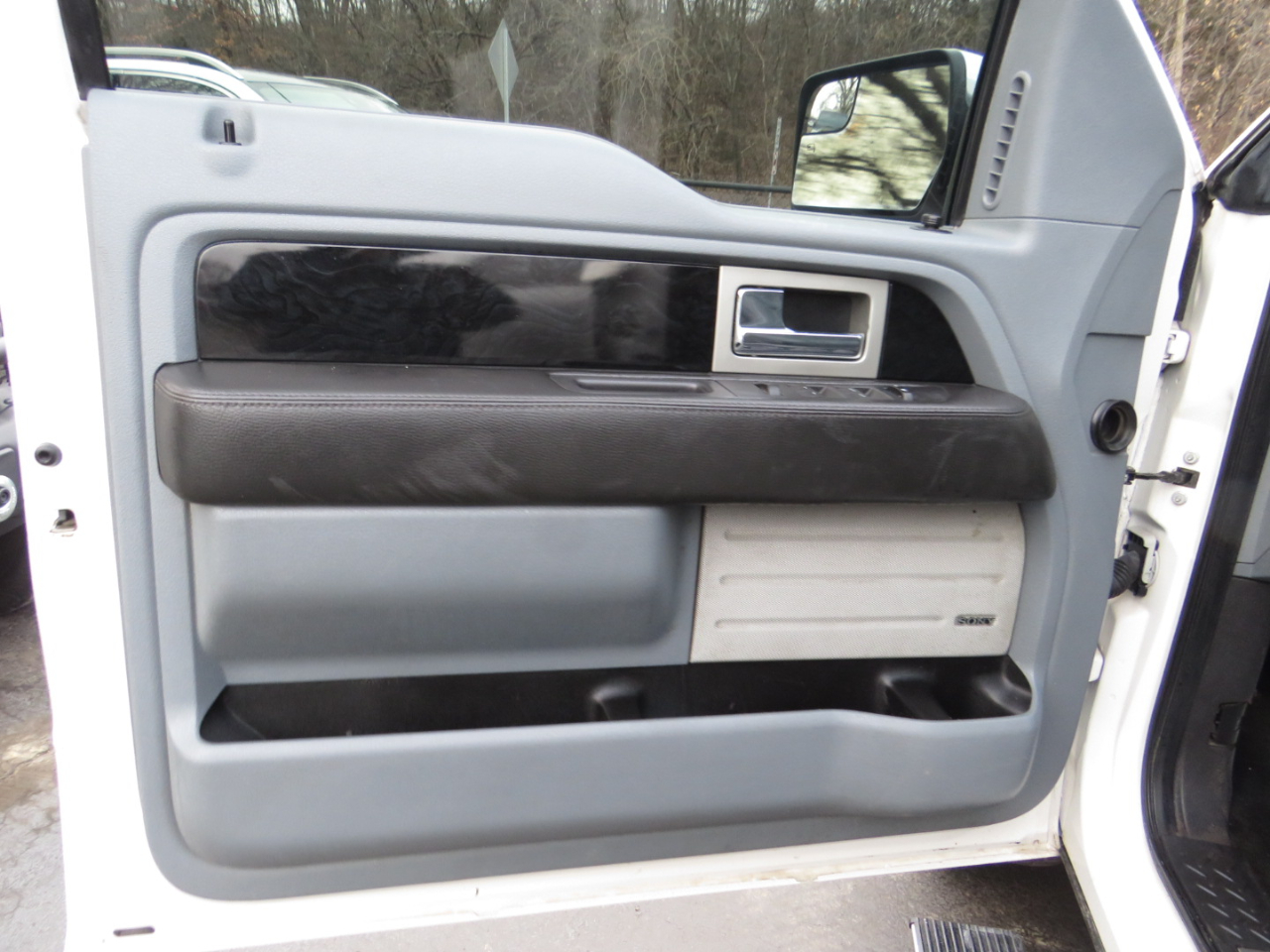 Ford F-150 4WD SuperCrew 145" Platinum 2012