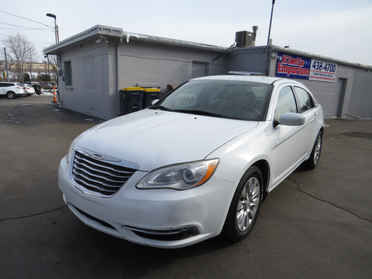 Chrysler 200 4dr Sdn LX 2013