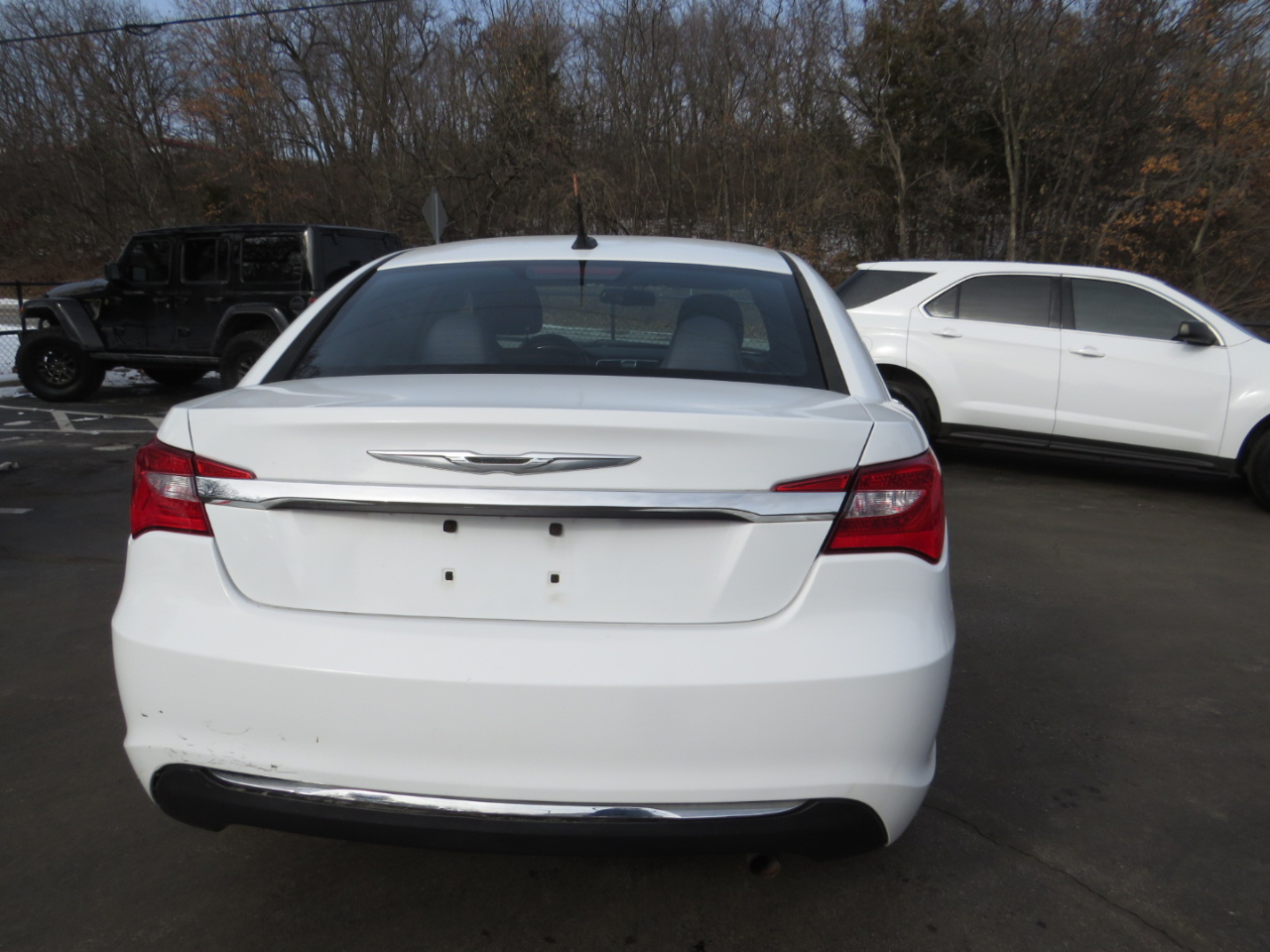 Chrysler 200 4dr Sdn LX 2013