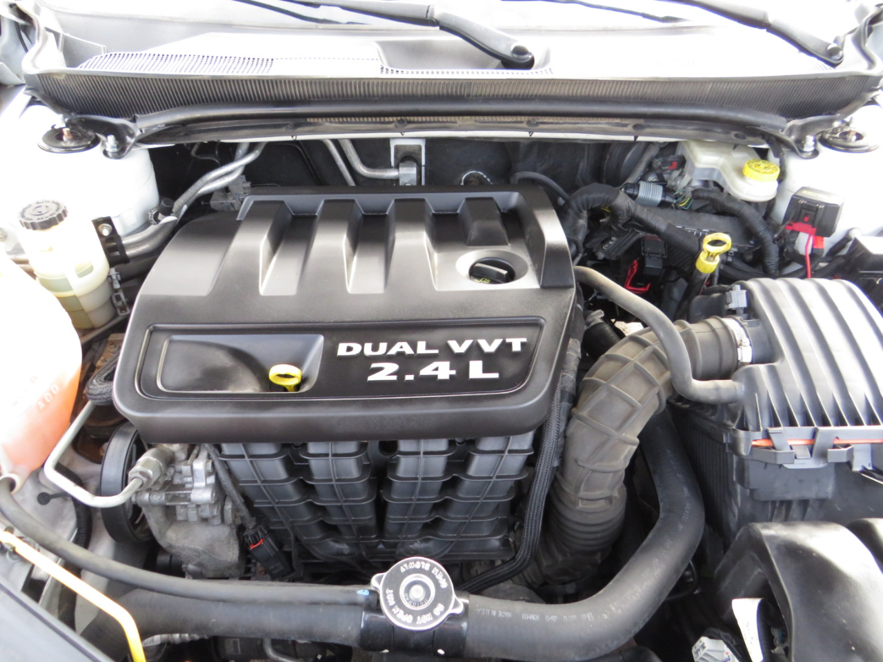 Chrysler 200 4dr Sdn LX 2013