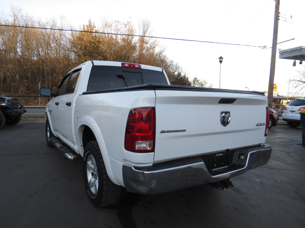 RAM 1500 4WD Crew Cab 140.5" Outdoorsman 2016