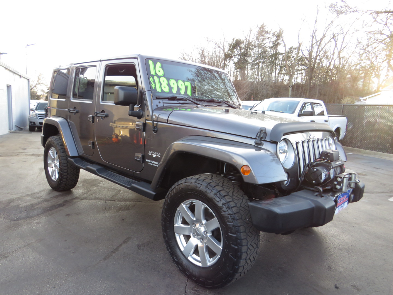 Jeep Wrangler Unlimited 4WD 4dr Sahara 2016