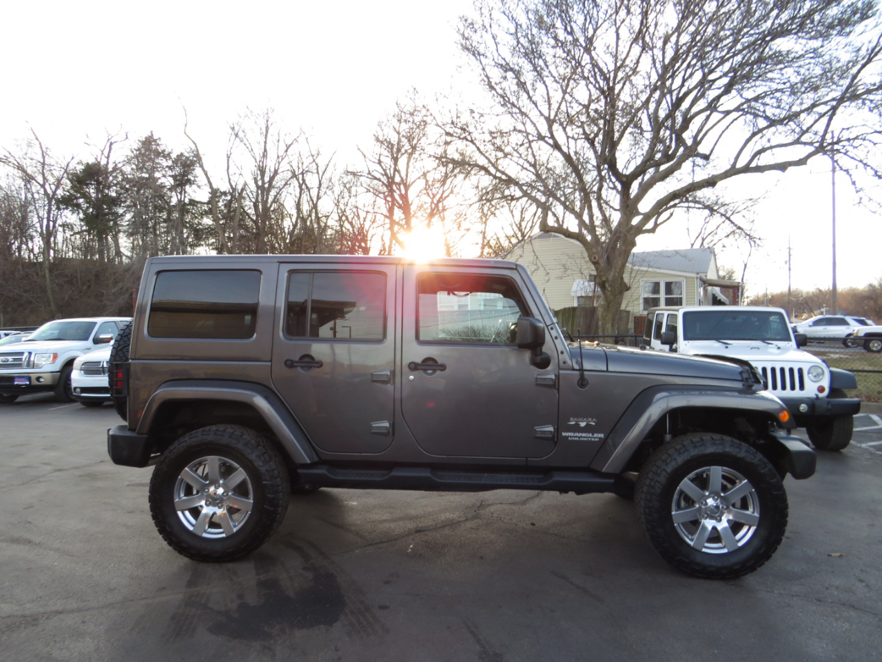 Jeep Wrangler Unlimited 4WD 4dr Sahara 2016