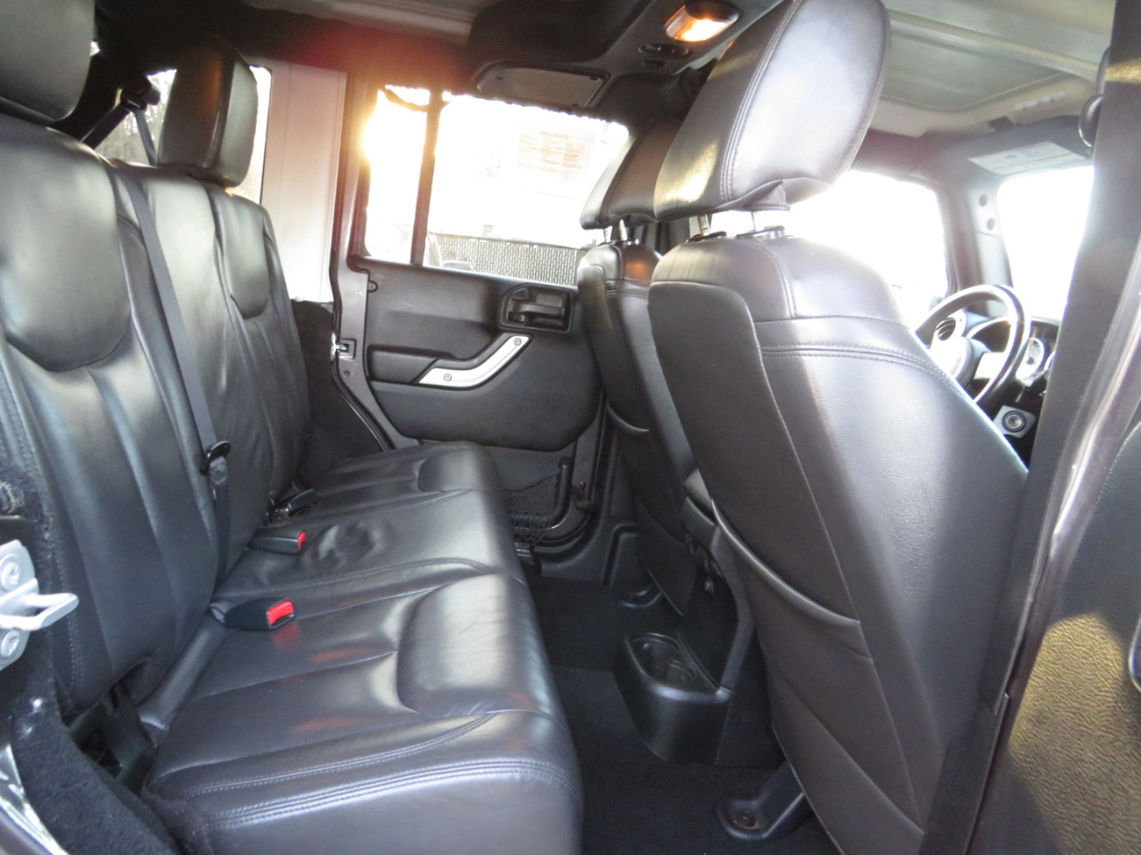 Jeep Wrangler Unlimited 4WD 4dr Sahara 2016